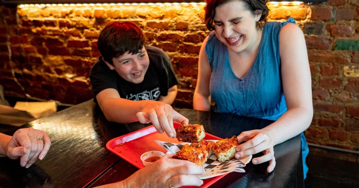 NYC: Greenwich Village Food Tour with 6 Authentic Tastings