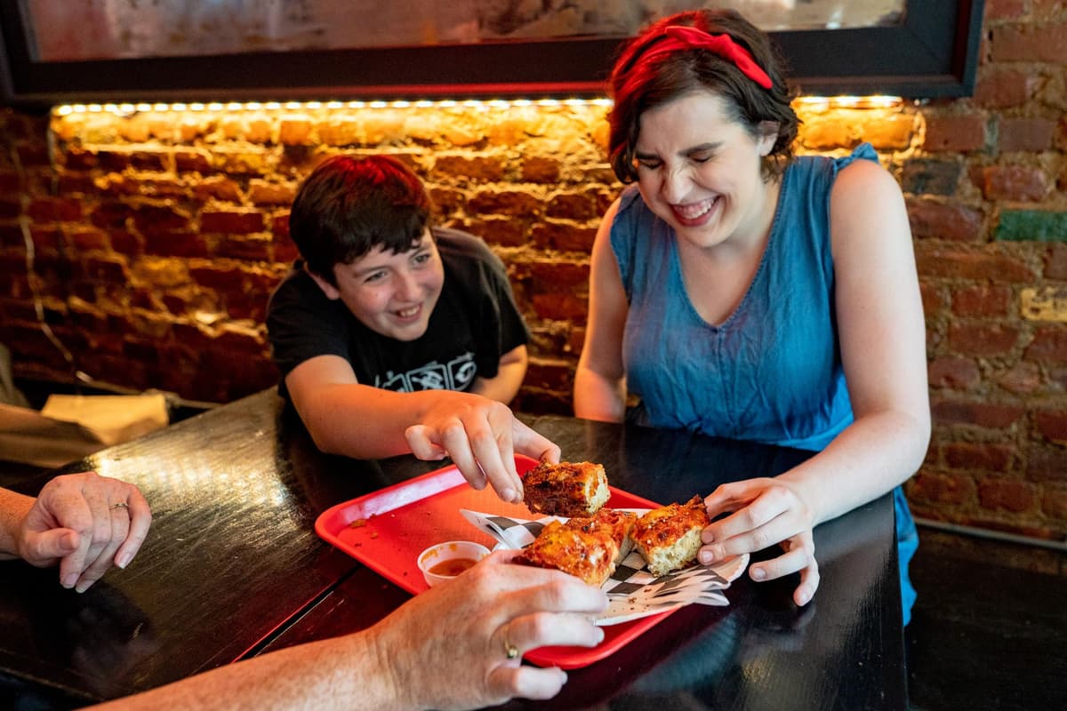 NYC: Greenwich Village Food Tour with 6 Authentic Tastings