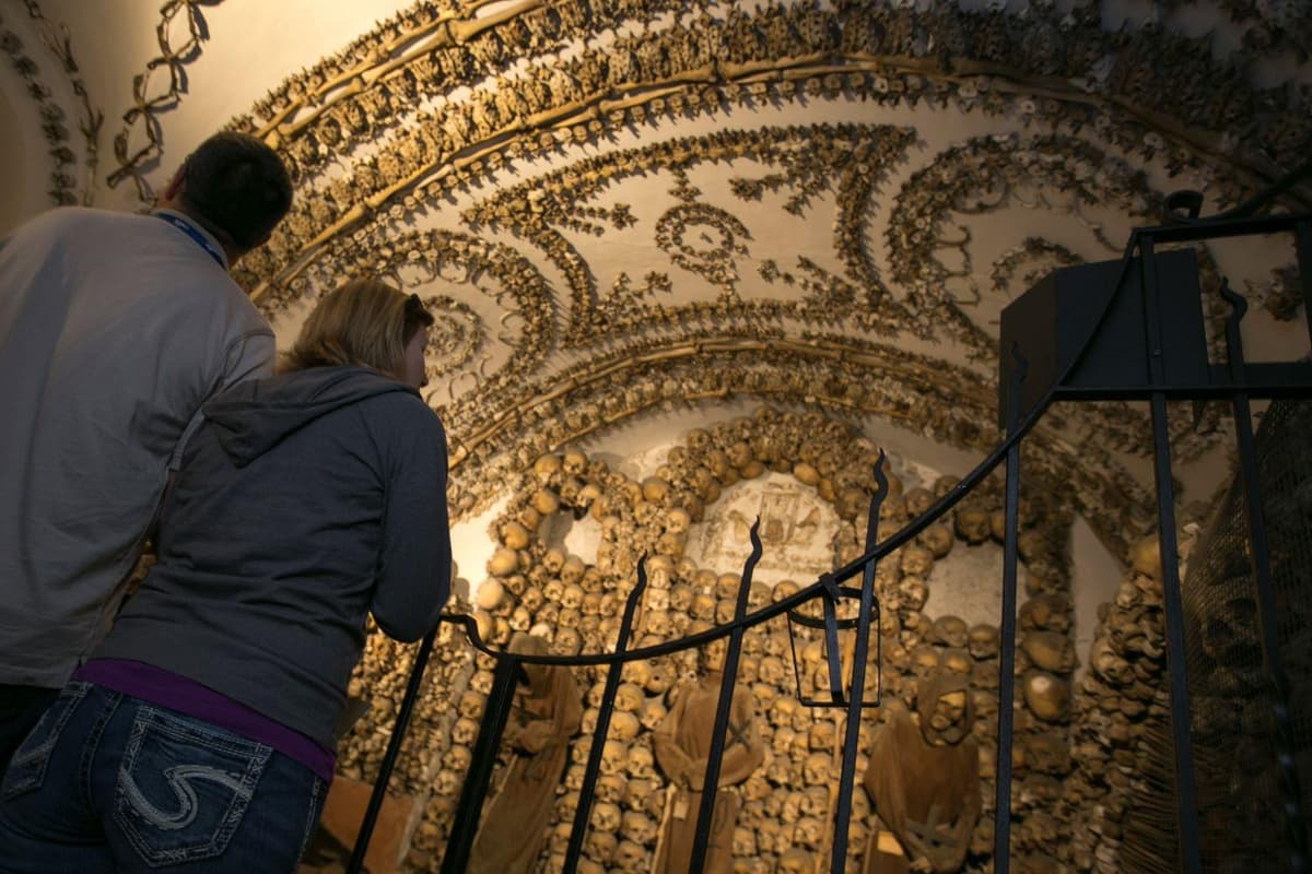 Rome: Capuchin Crypts Guided Tour with Skip-the-Line Entry