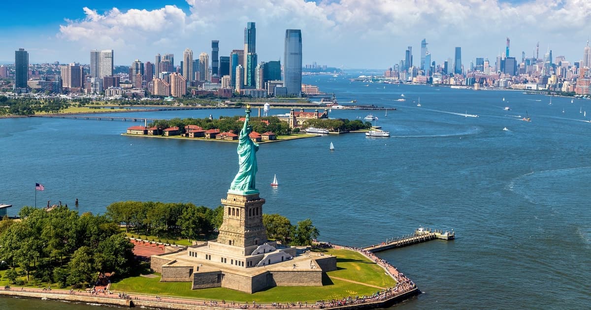 NYC: Statue of Liberty & Ellis Island Ferry & Audio Tour