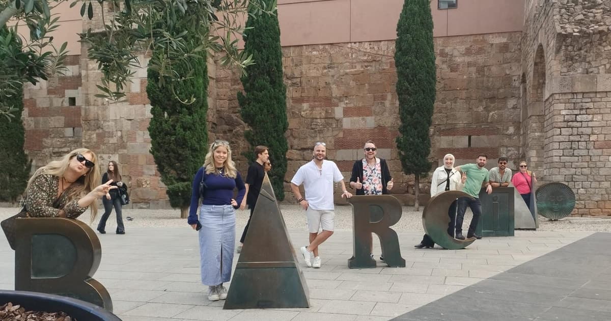 Barcelona: Tapas & Picasso Museum Guided Walking Tour