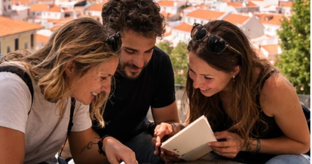 Lisbon: WWII Spy Outdoor Escape Game & Treasure Hunt
