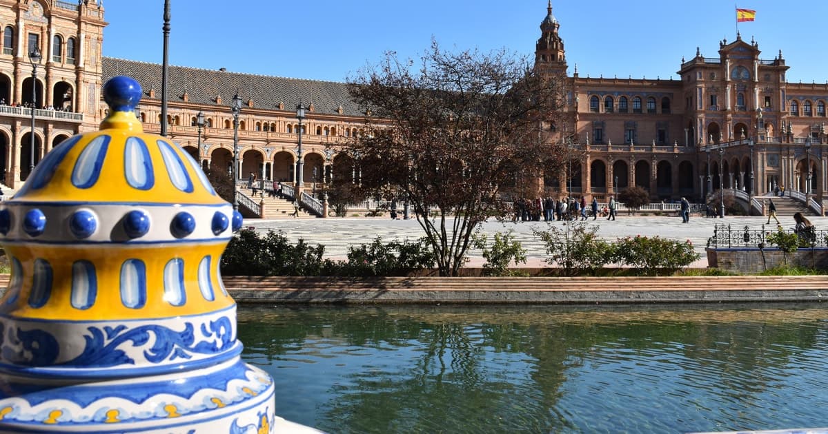 Seville: Plaza de Espana PRIVATE Tour + Maria Luisa's Park