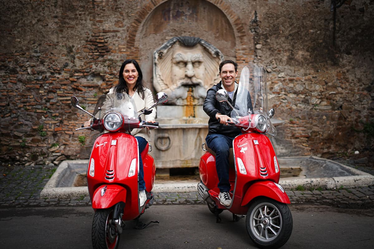 Rome: Explore the City by Vespa with an Optional Photoshoot