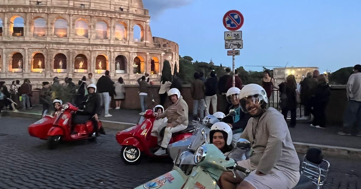 Rome: 3-Hour Private Vespa Sidecar Tour and FREE Maritozzo