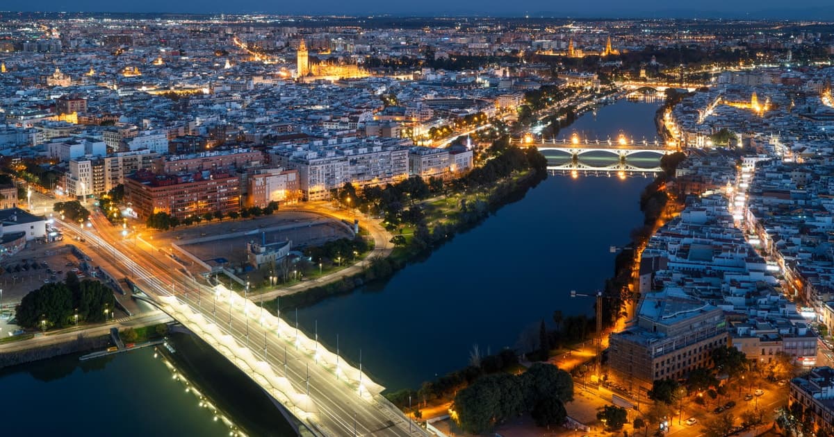 Seville at Night: Sightseeing Tour of the Historic Center and the Santa Cruz "Judería" Quarter
