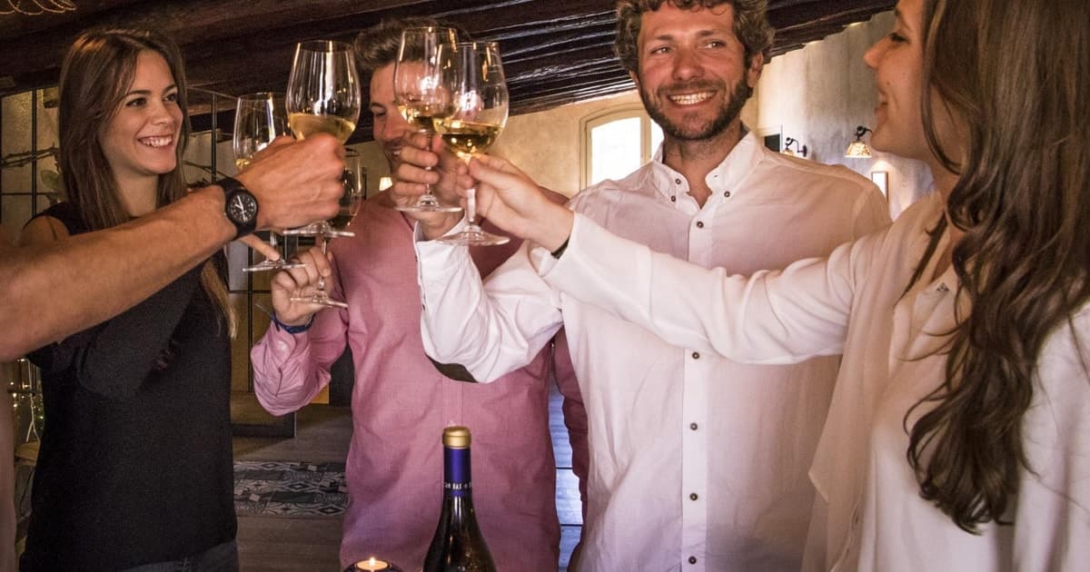 Porto Food Tour: Bolhão Market, Tapas & Port Wine Cellar