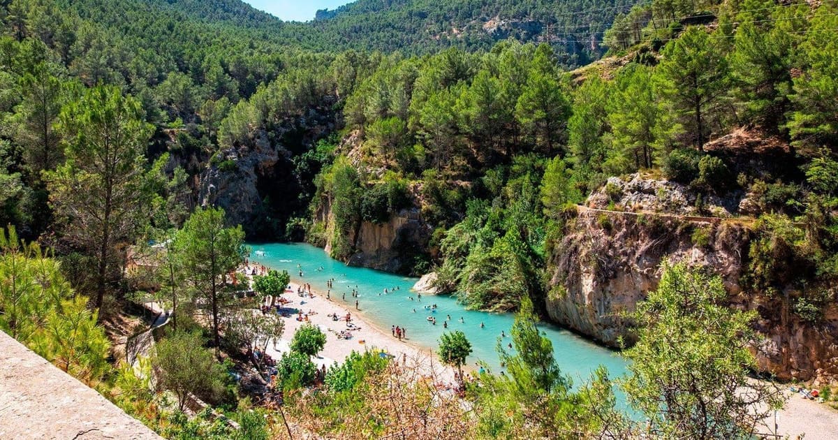 Desde Valencia: tour por Montanejos con ruta de senderismo guiada