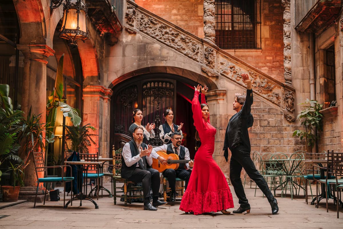 Barcelona: Espectáculo Flamenco en el Palau Dalmases