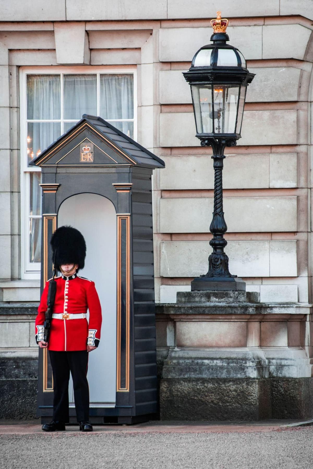London: Changing of the Guard Self Guided Best Locations