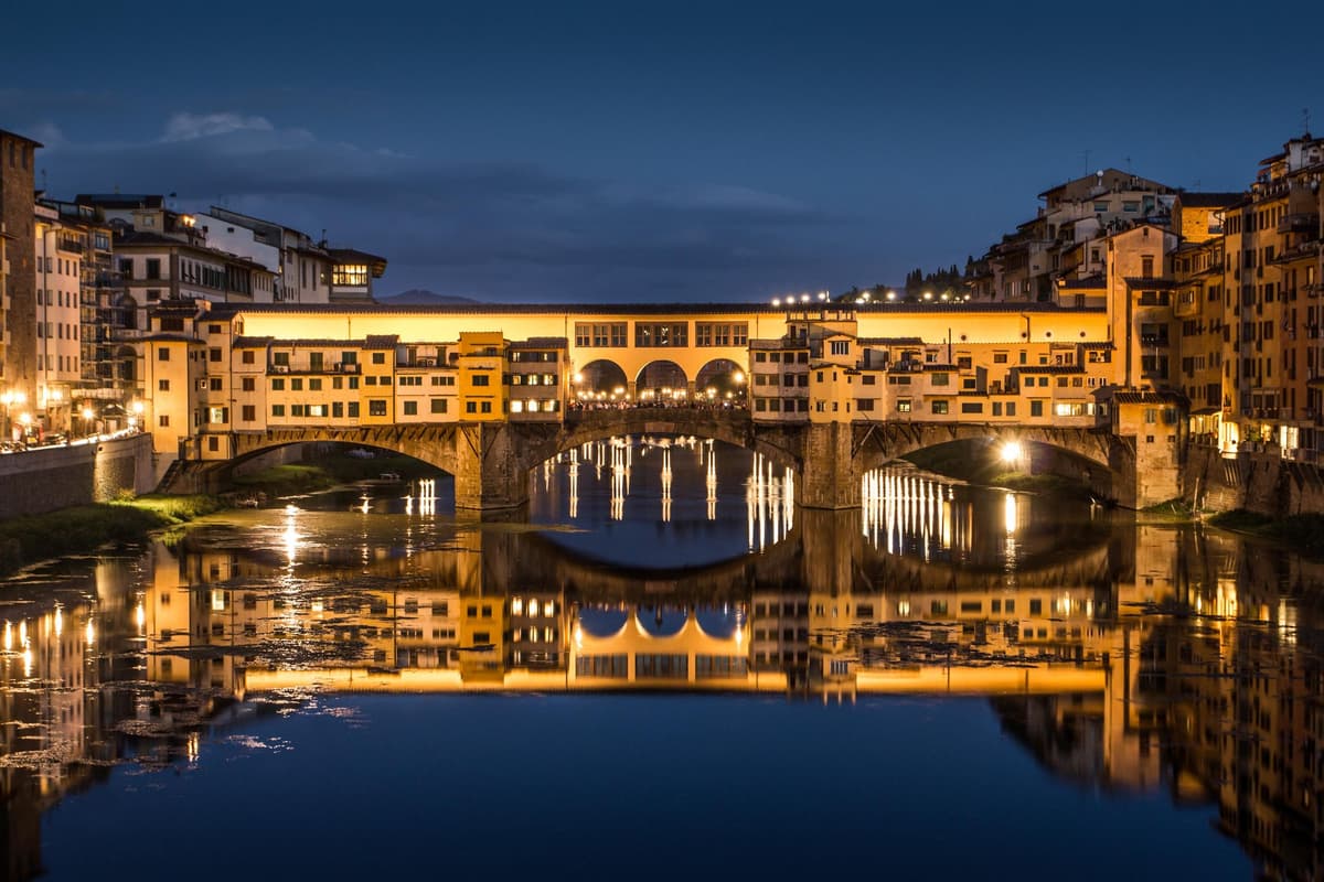 Florence: Dark Secrets & Scandals Evening Walking Tour
