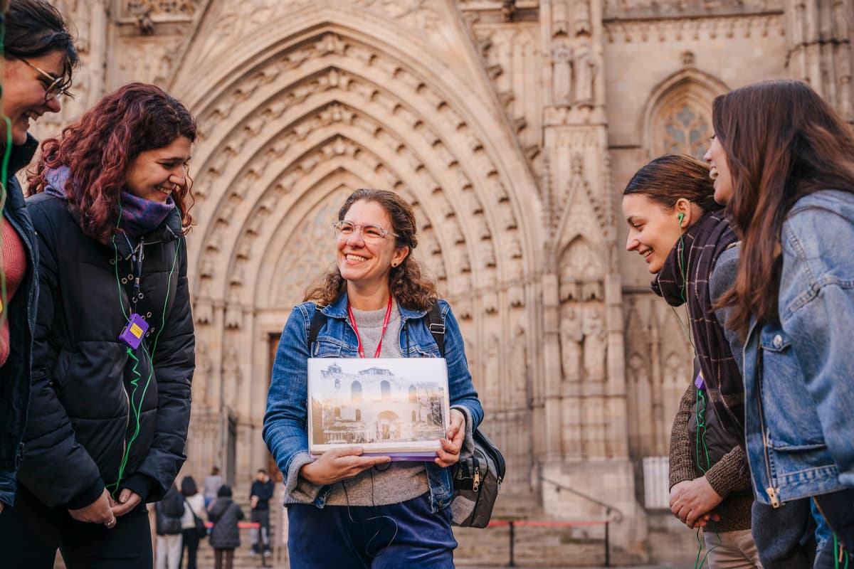 Barcelona: Modernist and Gothic Quarter Guided Walking Tour