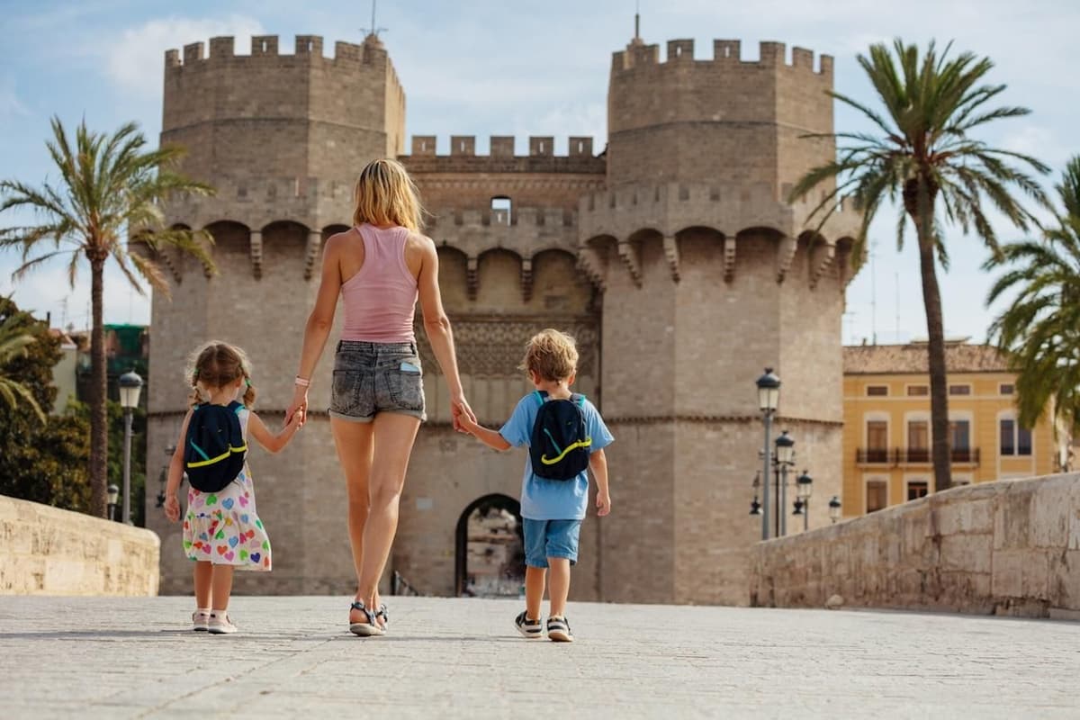 Valencia: tour familiar privado con churros, parques y museo de las ciencias