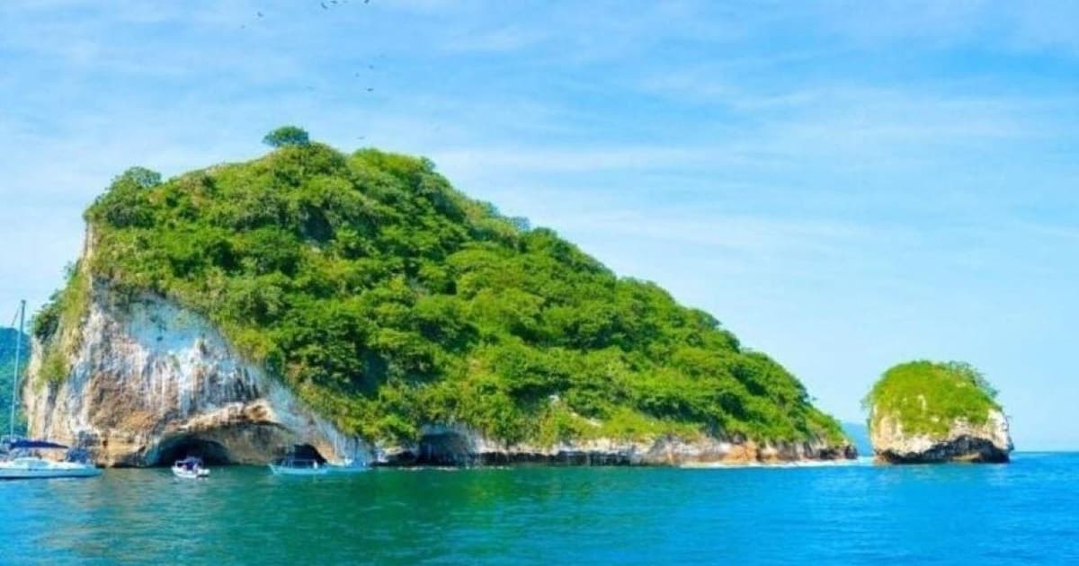 Puerto Vallarta: Beach, Breakfast, Lunch & Open Bar