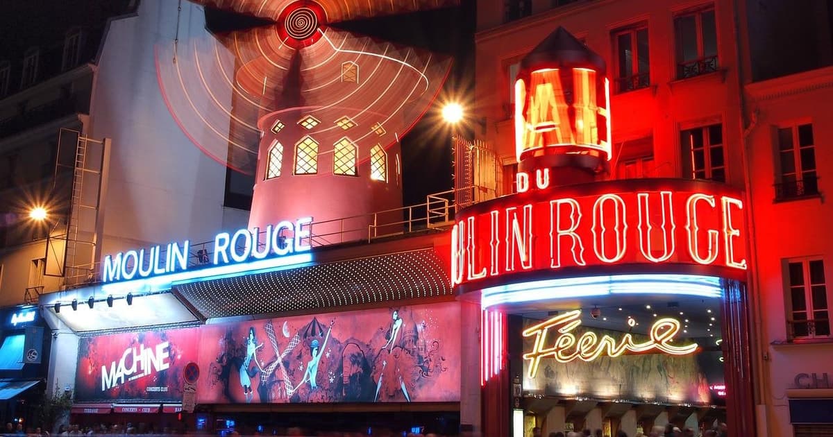París: Tour turístico nocturno y espectáculo del Moulin Rouge
