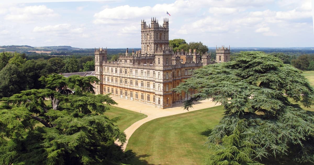 London: Downton Abbey Tour with Highclere, Bampton & Oxford