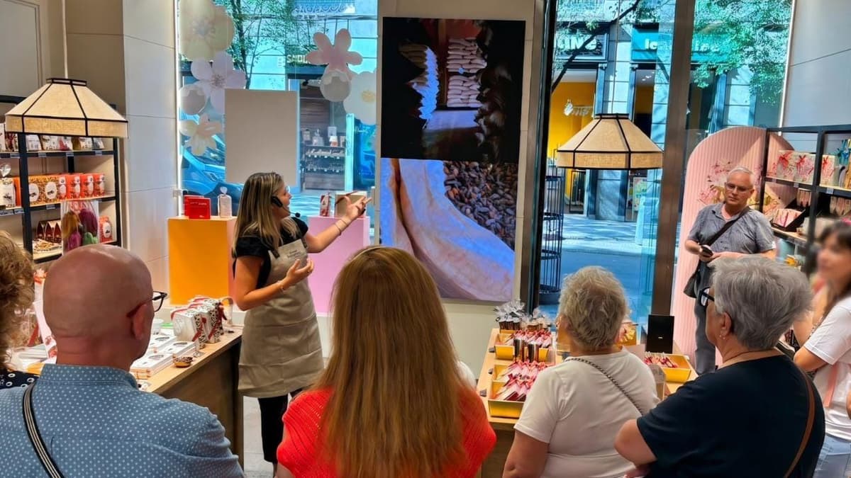 Food Tasting and History of Simón Coll Chocolate - Madrid