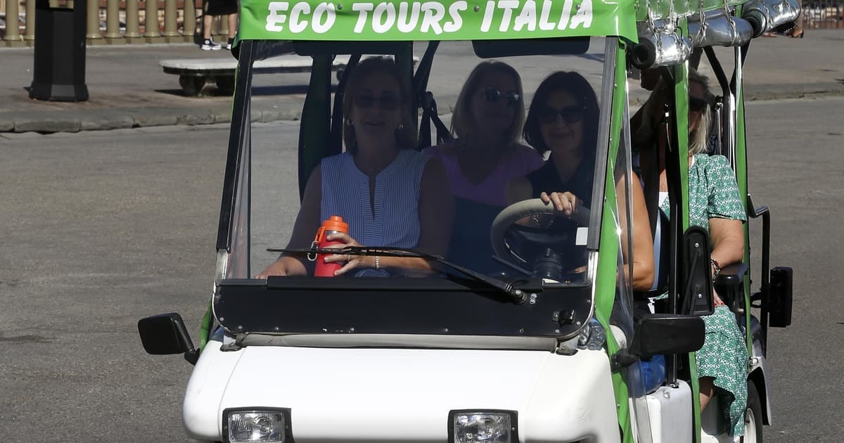 Florence: Small Group Golf Cart Tour, Piazzale Michelangelo