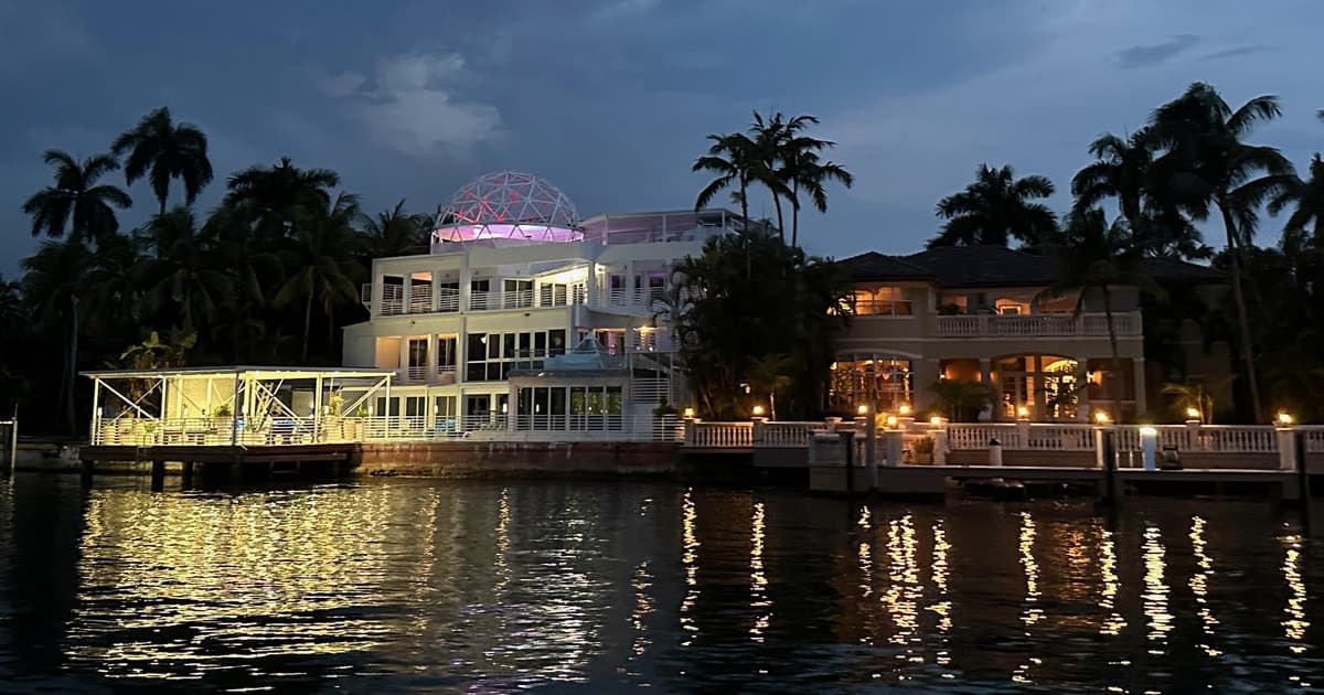 Miami Skyline Millionaire Cruise & Bus Tour 5 stops & Coffee
