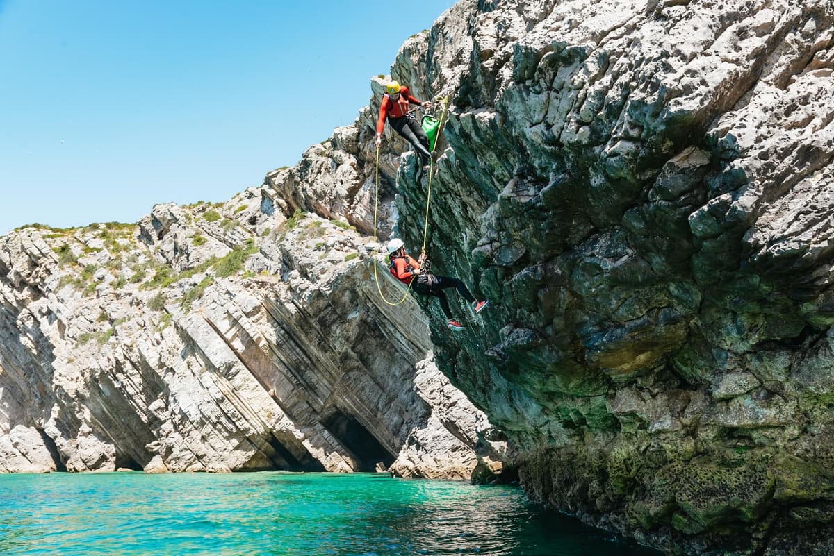 Sesimbra: Arrábida Natural Park Coasteering Adventure