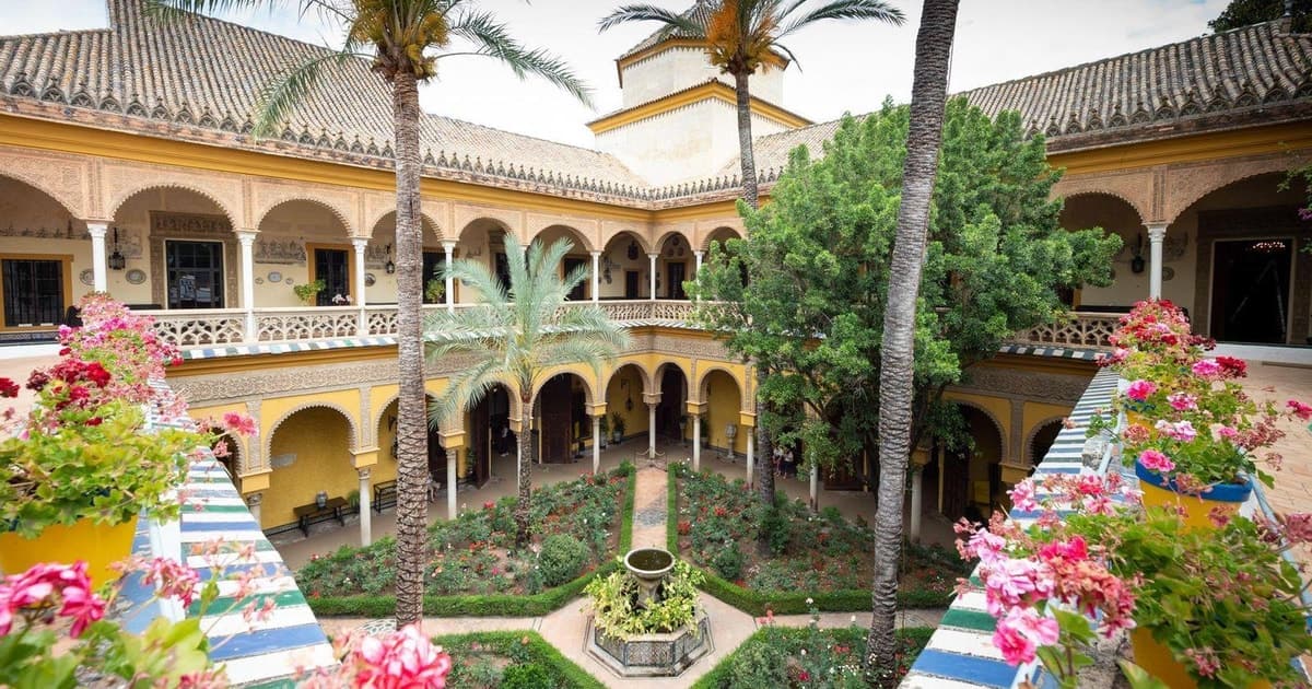 Sevilla: tour guiado por el Palacio de las Dueñas y la Casa de Pilatos