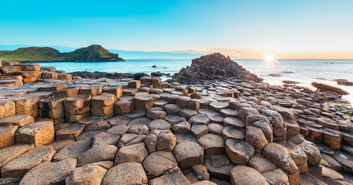 Dublin: Giants Causeway, Dark Hedges, Dunluce & Belfast Tour