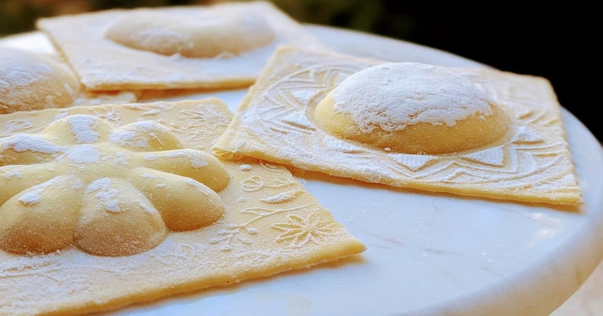 Roma: clase de cocina de ravioli y tiramisú en una azotea con vino
