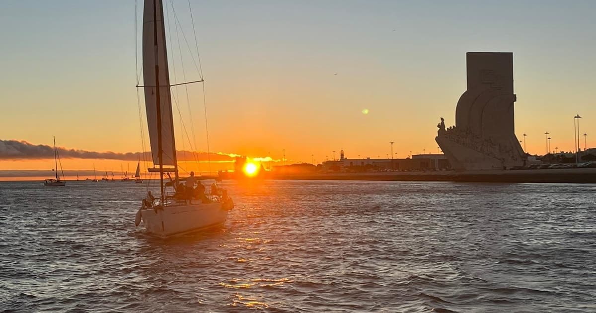 ⛵Bluemotion Lisbon⛵: Sunset sailing tour in Tagus River