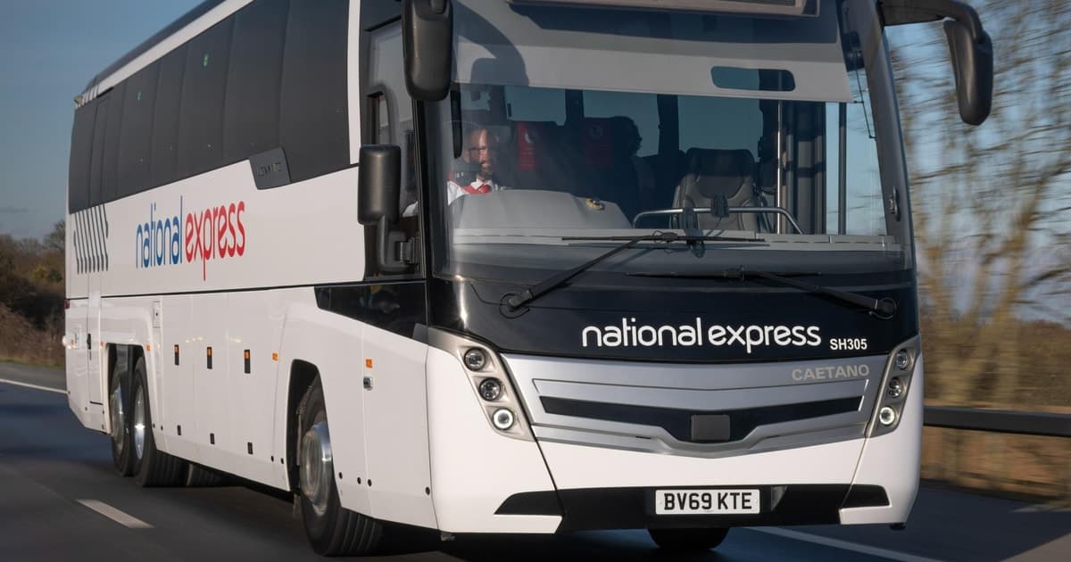 London: Bus Transfer between Heathrow & Luton Airports
