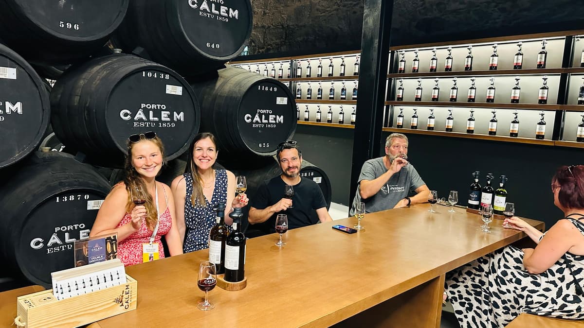 Porto to Gaia Experience: City Walk and Wine Cellars
