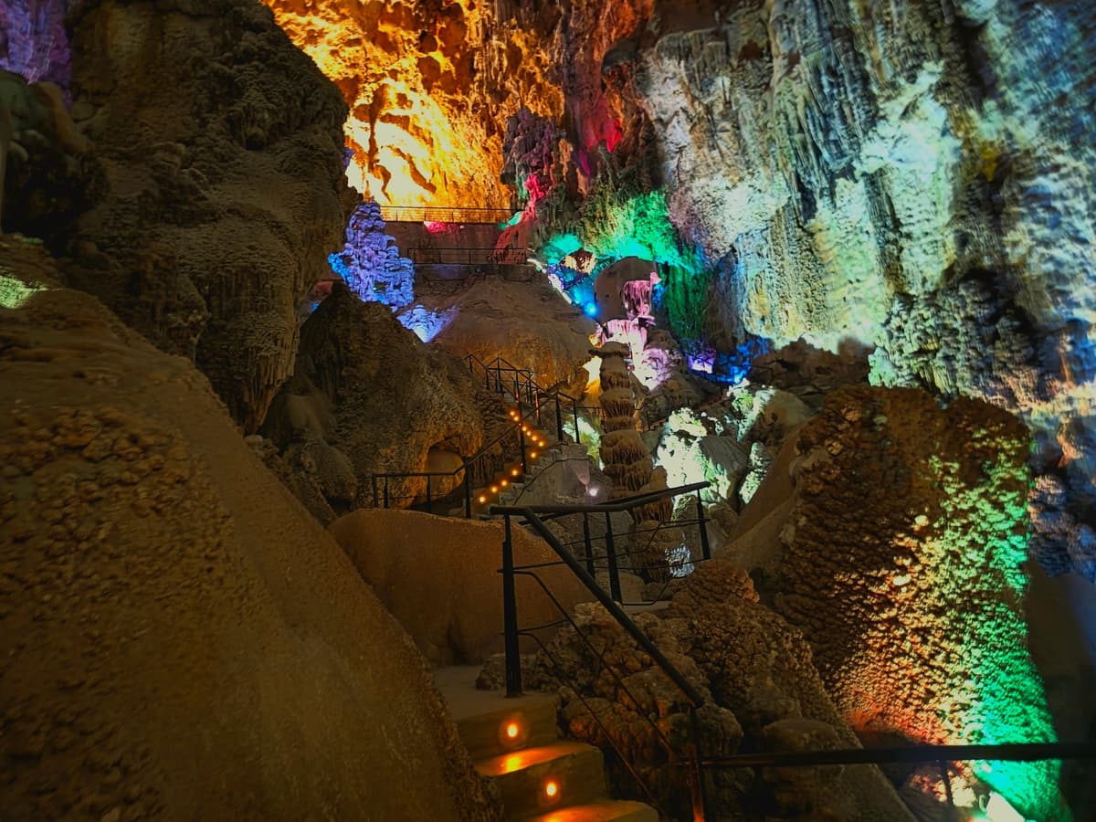 Alicante: Explore the Canelobre Caves and the Charm of Busot