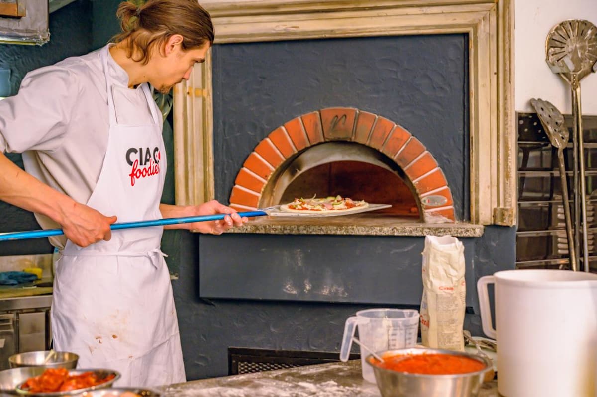 Florence VIP Pizza and Gelato Experience with Unlimited Wine