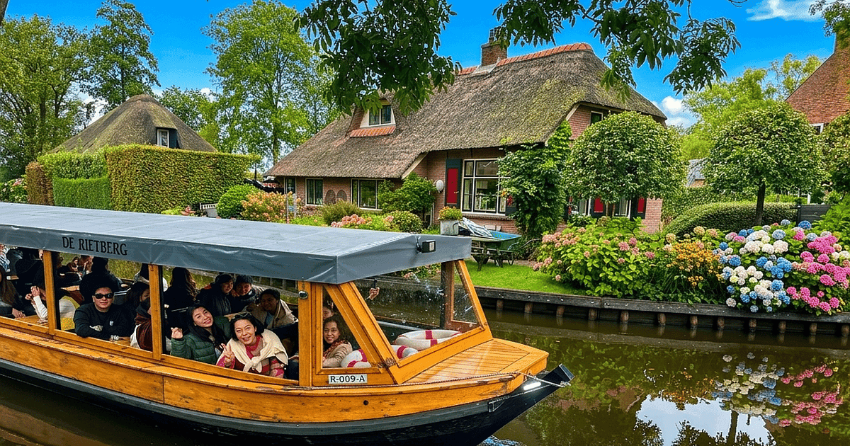 From Amsterdam to Giethoorn Day Trip & Guided Canal Cruise