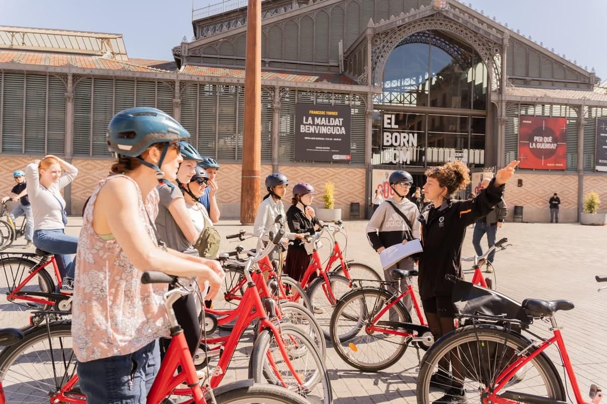 Barcelona Highlights and stories 3h Bike Tour