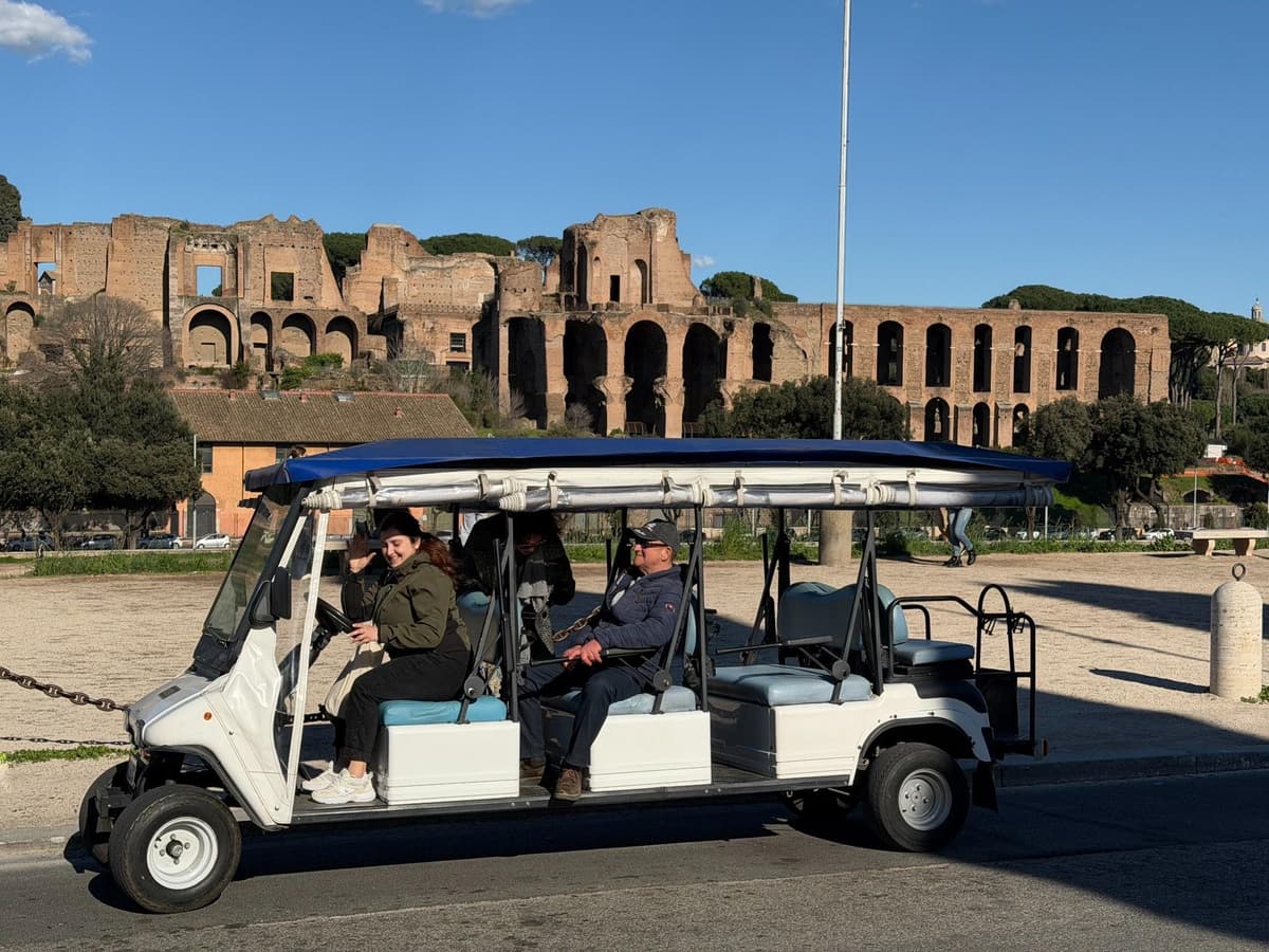 Roma: tour en carrito de golf por la Antigua Roma y entrada al Coliseo