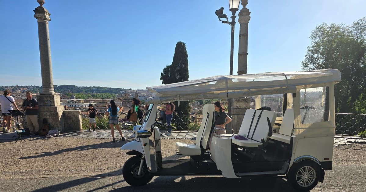 Rome: Tour of the Rome City Center With Tuk Tuk
