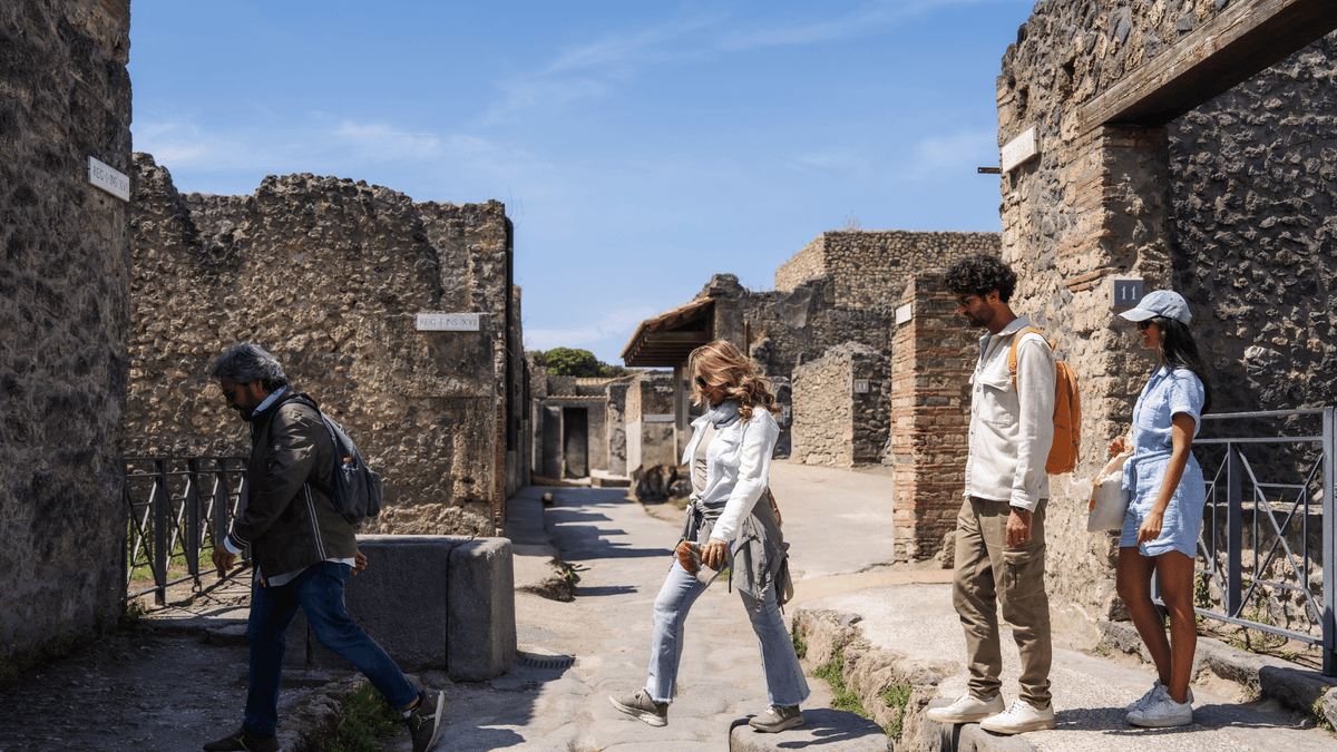 Rome: Pompeii & Naples High-Speed Train Day Trip with Lunch