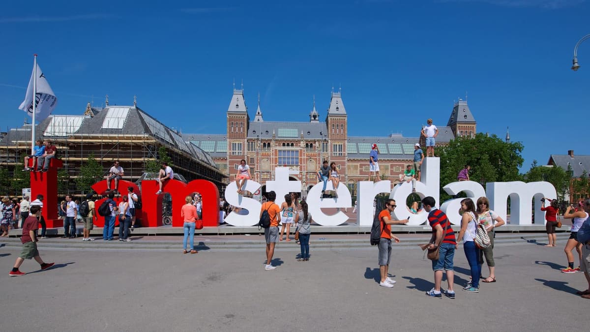 Amsterdam: 4-Day Tour with Canal Cruise, Day Trip & Hotel
