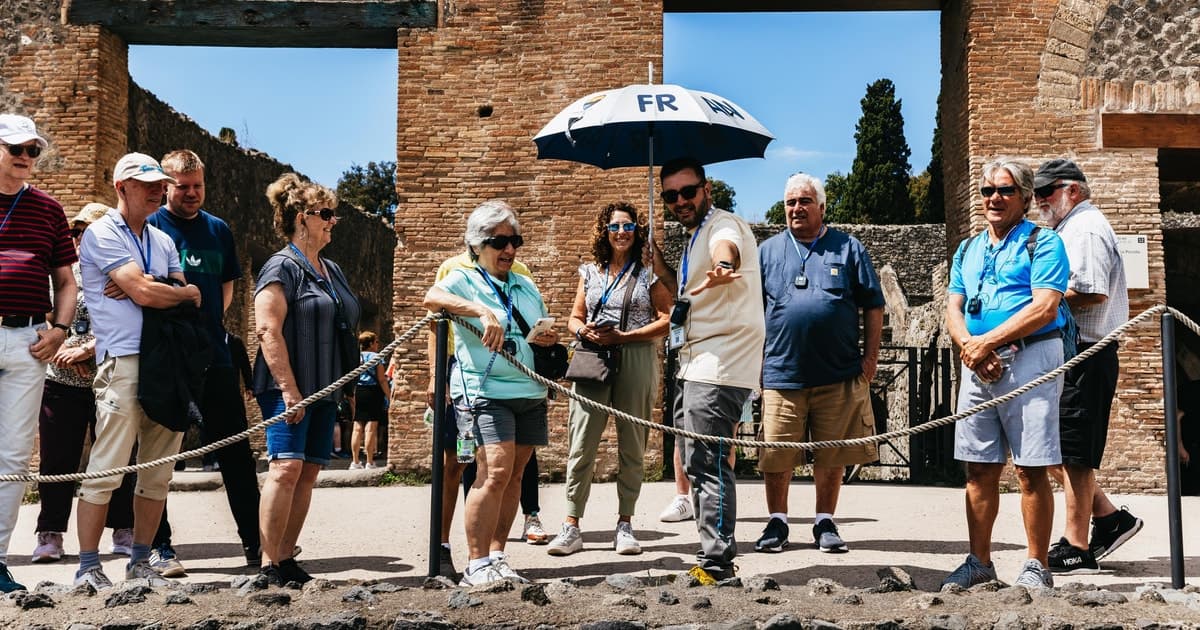 From Rome: Pompeii Tour with an Archaeologist & Local Tasting