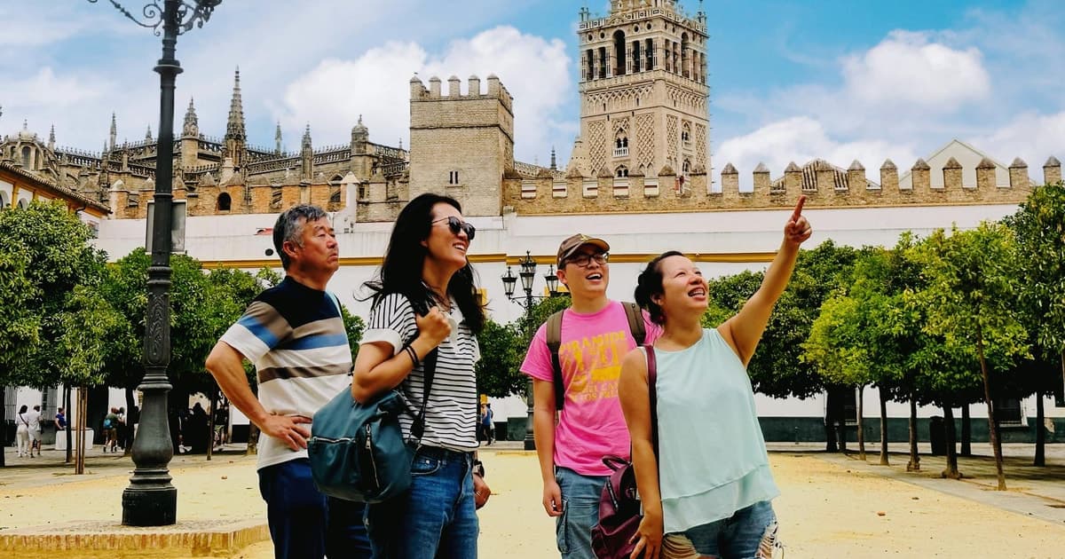 Seville FullDay Tour: Alcázar, Cathedral + Triana & Flamenco