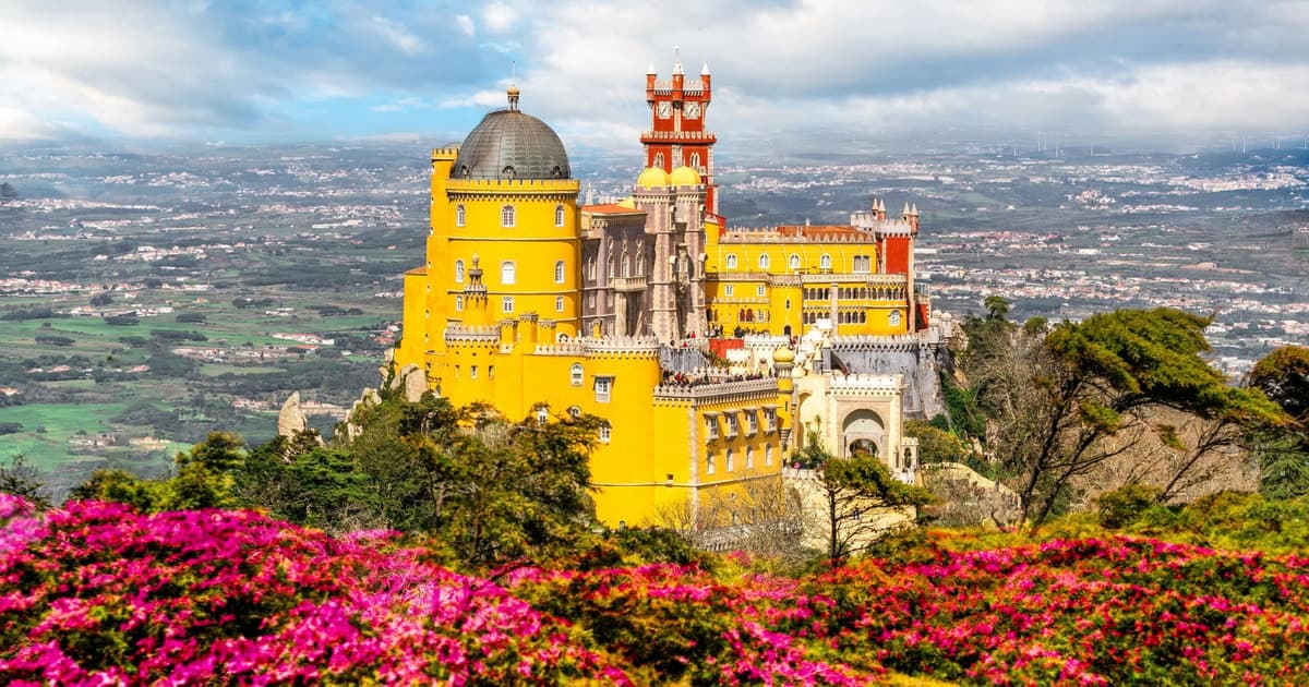 From Lisbon: Sintra, Pena Palace & Belém Day Trip