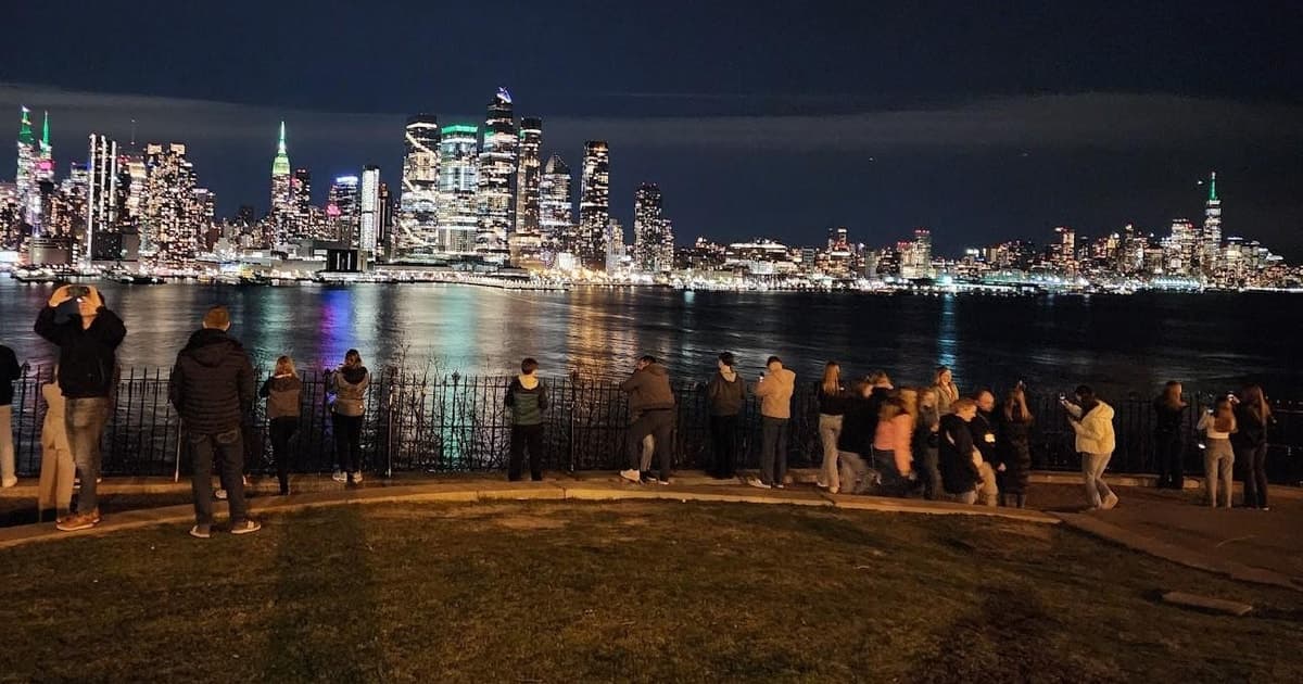 New York City Night Views - A panoramic hop-on-hop-off tour