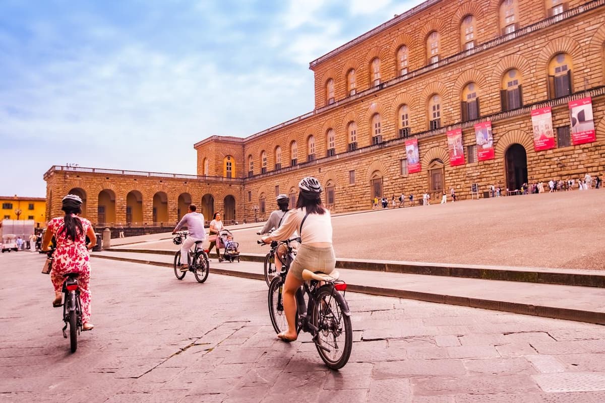 Florence:E-Bike City Tour with stop at Piazzale Michelangelo