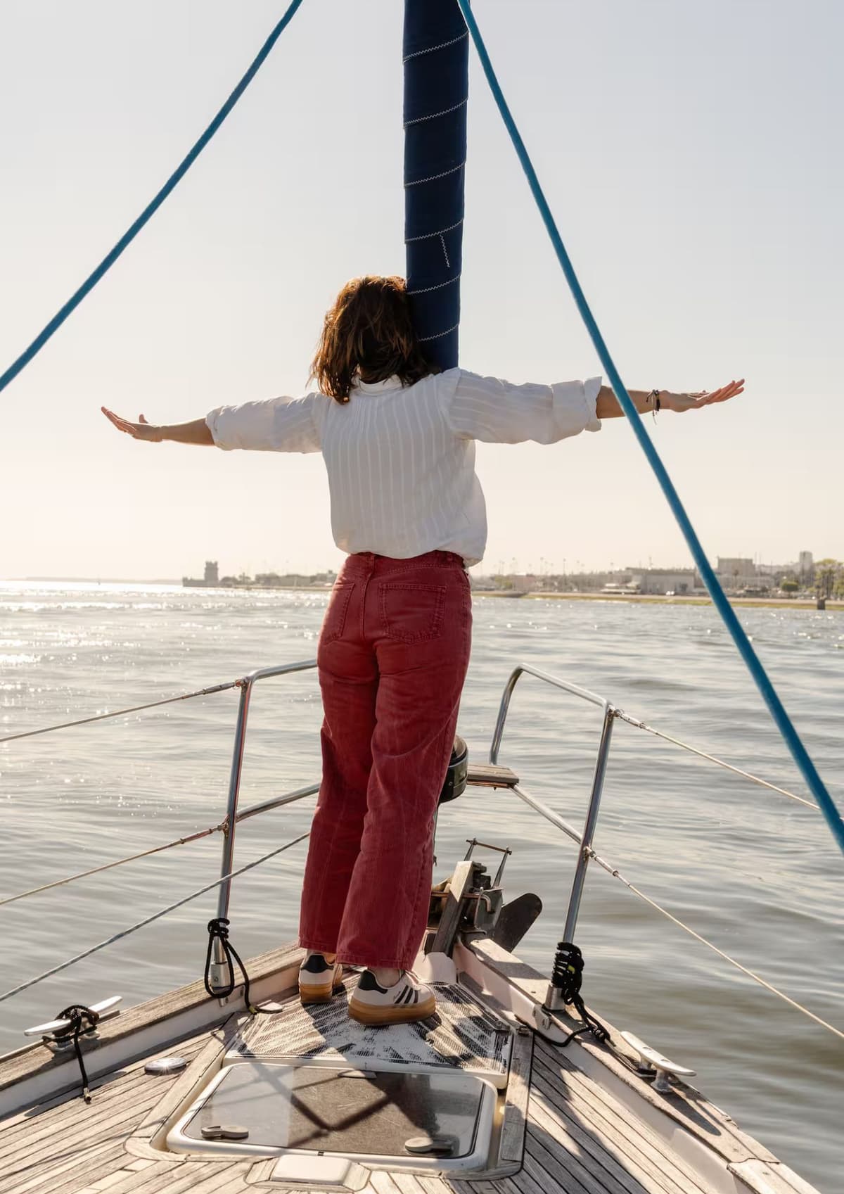 Lisbon: Sailing Boat Tour with Drinks & Pastel de Nata