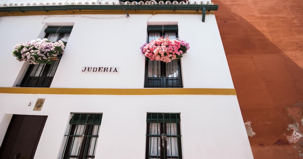 Tour of the Santa Cruz Quarter: the most magical and picturesque side of Seville