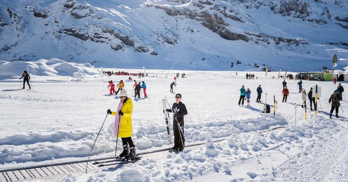 Zurich: Titlis Beginner Ski day snow experience & Lucerne