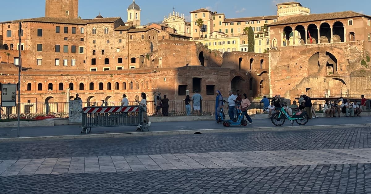 Rome: Ancient Rome Walking Tour with Mamertine Prison Entry