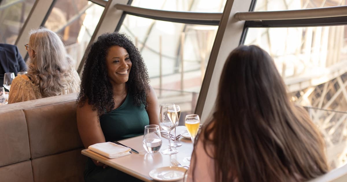 Paris: Eiffel Tower's Madame Brasserie 3-Course Lunch 13:30