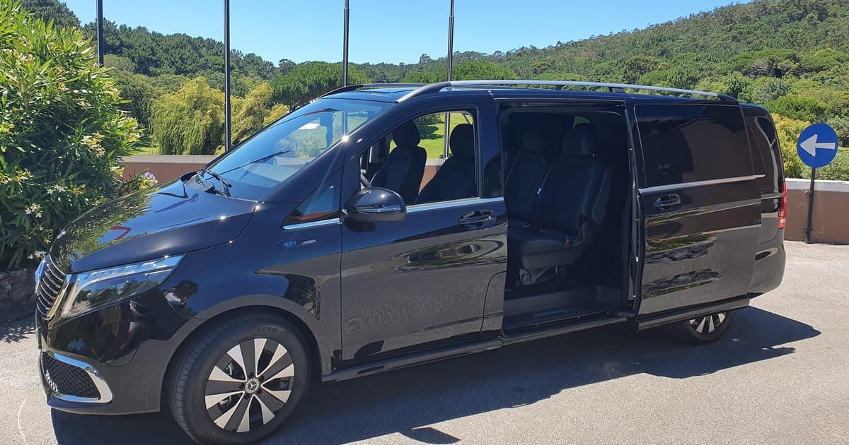 Private Transfer: Lisbon Airport to/from Cascais/Estoril