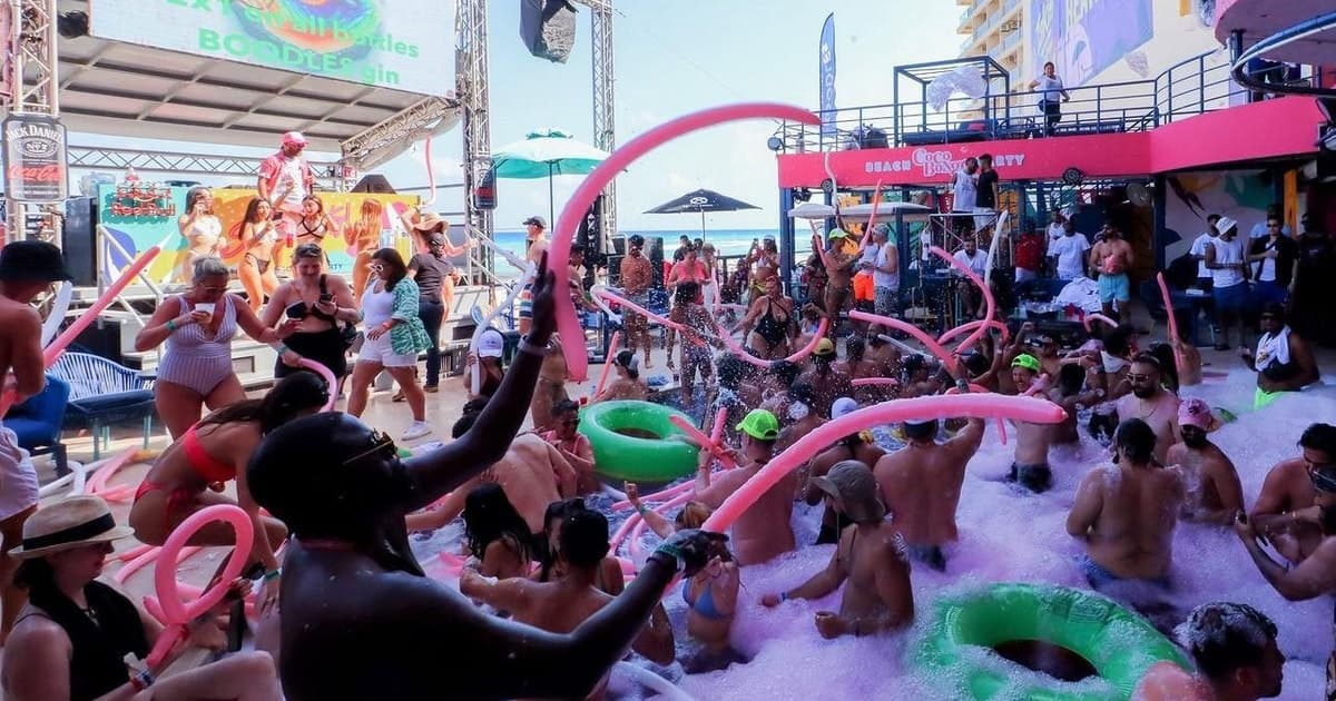Fiesta en la playa Premium Coco Bongo